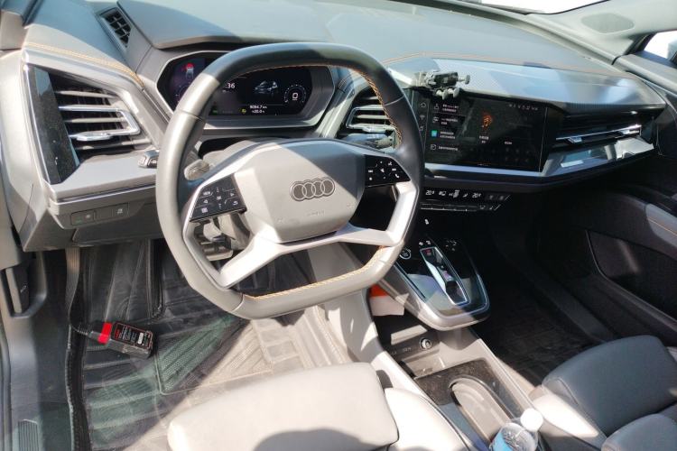 Used Audi Q4 e-tron 2023 40 e-tron Boundary Edition Center Console