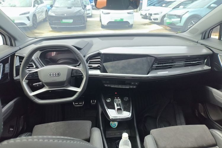 Used Audi Q4 e-tron 2023 40 e-tron Boundary Edition Center Console