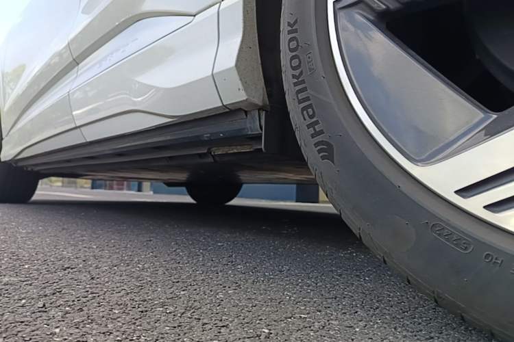 Used Audi Q4 e-tron 2023 40 e-tron Boundary Edition Chassis Rear Left