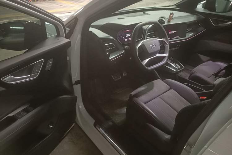 Used Audi Q4 e-tron 2023 40 e-tron Boundary Edition Driver Seat