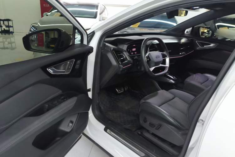 Used Audi Q4 e-tron 2023 40 e-tron Boundary Edition Driver Seat