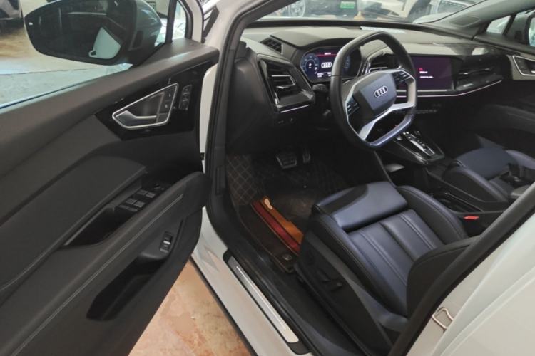Used Audi Q4 e-tron 2023 40 e-tron Boundary Edition Driver Seat