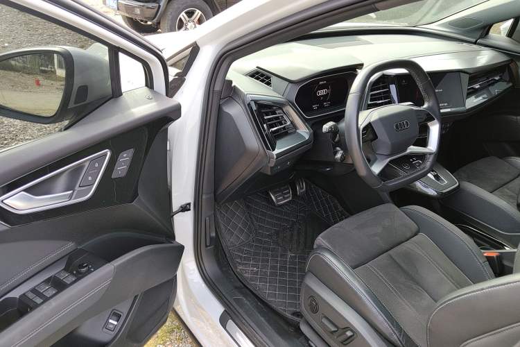Used Audi Q4 e-tron 2023 40 e-tron Boundary Edition Driver Seat