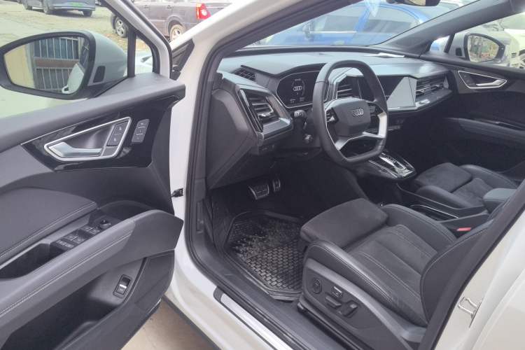 Used Audi Q4 e-tron 2023 40 e-tron Boundary Edition Driver Seat