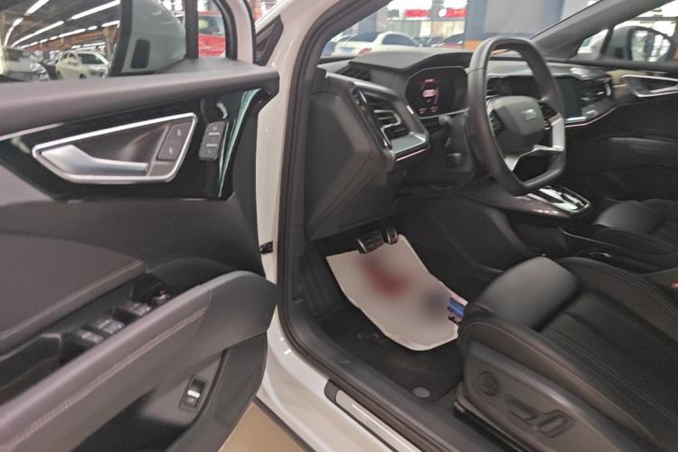 Used Audi Q4 e-tron 2023 40 e-tron Creation Edition Midnight Driver Seat