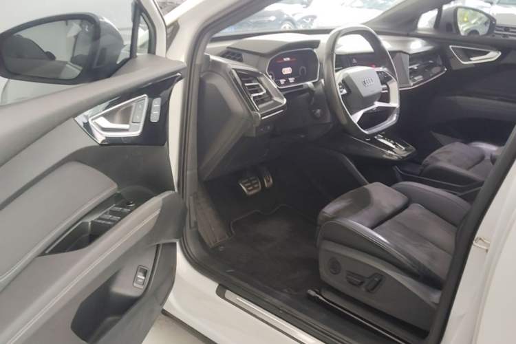 Used Audi Q4 e-tron 2023 40 e-tron Boundary Edition Driver Seat