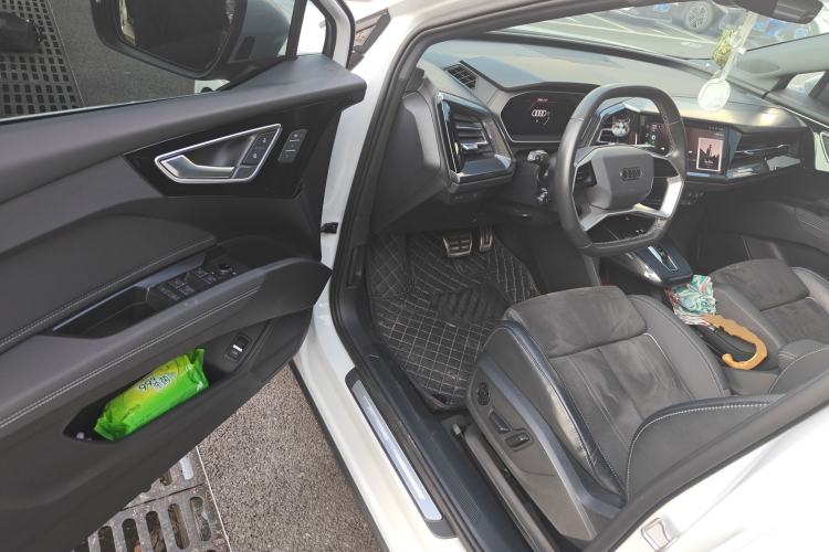 Used Audi Q4 e-tron 2023 40 e-tron Boundary Edition Driver Seat