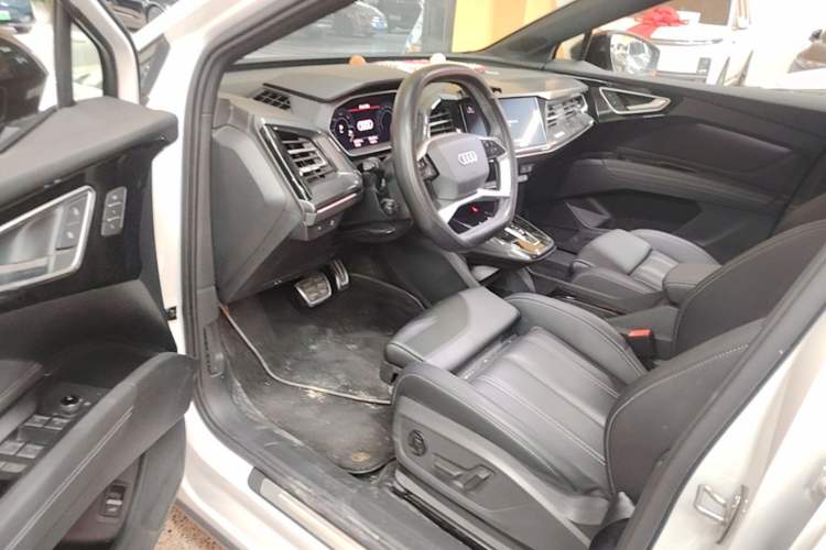 Used Audi Q4 e-tron 2023 40 e-tron Boundary Edition Driver Seat