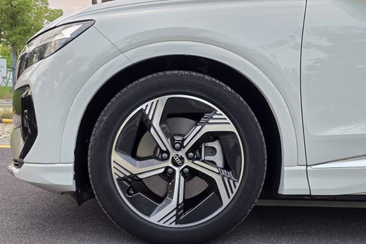 Used Audi Q4 e-tron 2023 50 e-tron quattro Visionary Edition Exterior 10