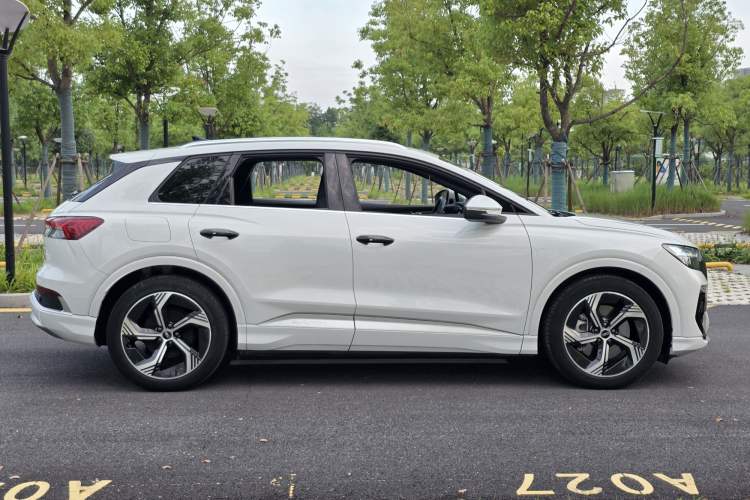 Used Audi Q4 e-tron 2023 50 e-tron quattro Visionary Edition Exterior 3