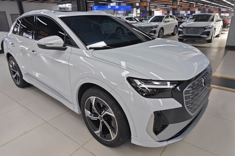 Used Audi Q4 e-tron 2023 40 e-tron Creation Edition Midnight Front Right 45 Deg