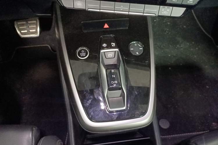 Used Audi Q4 e-tron 2023 40 e-tron Adventure Edition Gear Lever