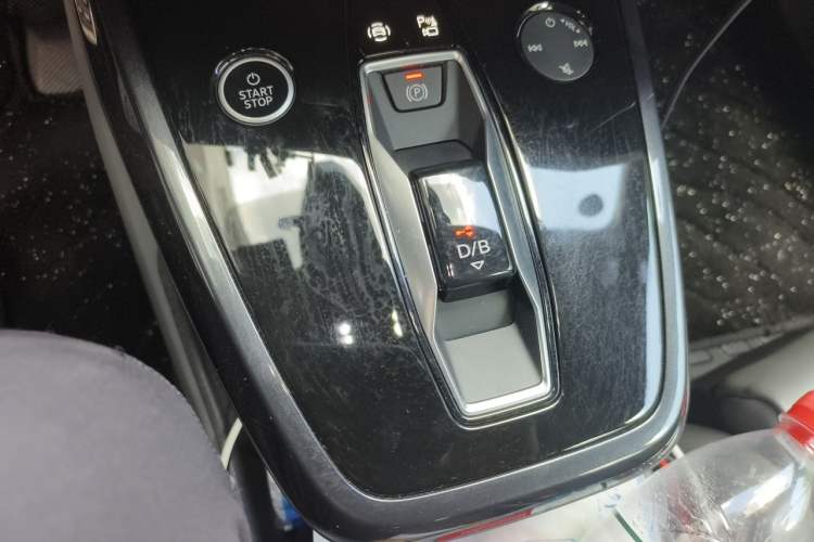 Used Audi Q4 e-tron 2023 40 e-tron Boundary Edition Gear Lever