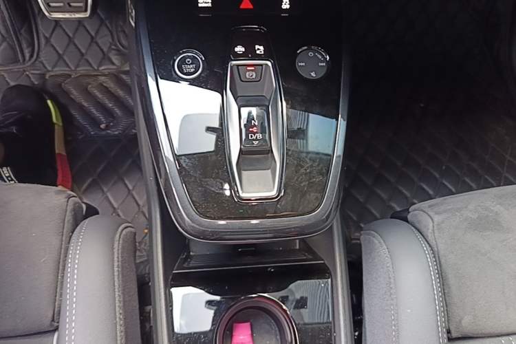 Used Audi Q4 e-tron 2023 40 e-tron Boundary Edition Gear Lever