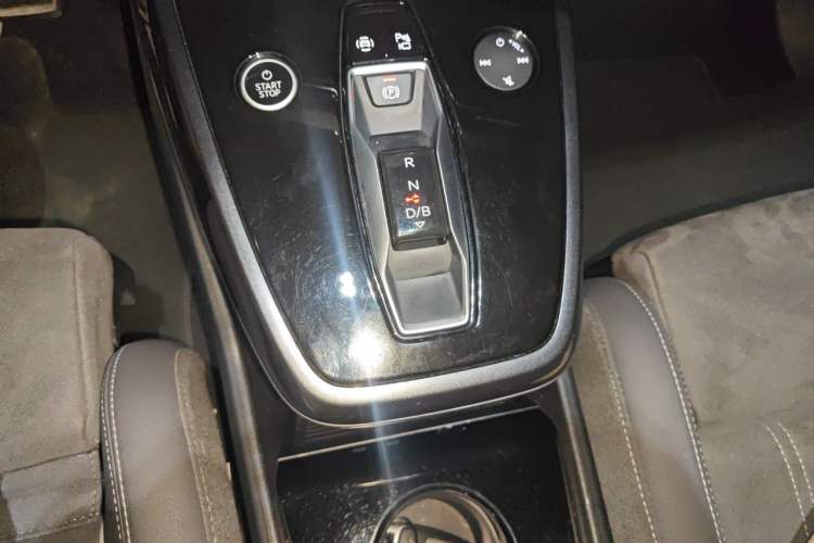 Used Audi Q4 e-tron 2023 50 e-tron quattro Visionary Edition Gear Lever