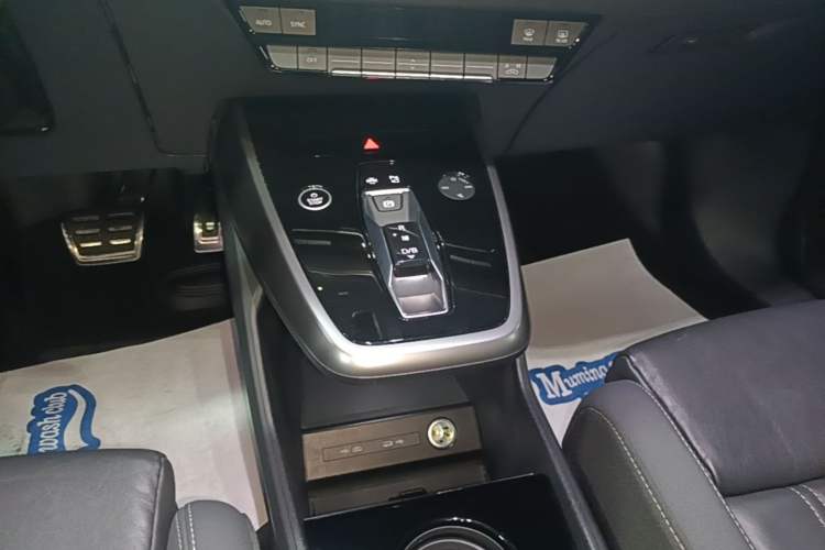 Used Audi Q4 e-tron 2023 40 e-tron Adventure Edition Gear Lever