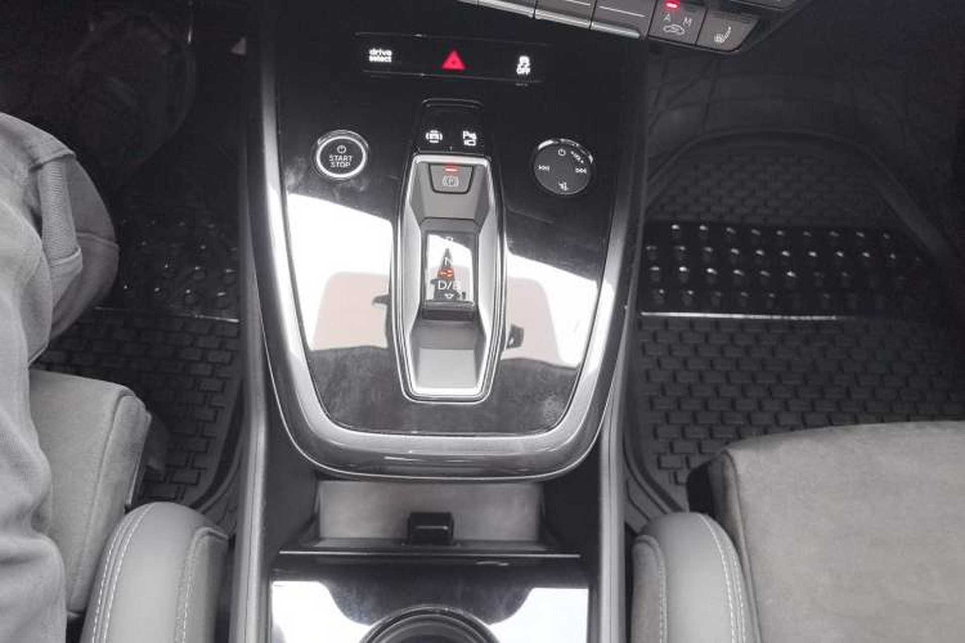Used Audi Q4 e-tron 2023 40 e-tron Boundary Edition Gear Lever