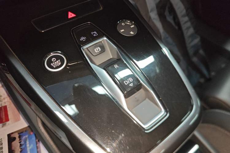 Used Audi Q4 e-tron 2023 40 e-tron Creation Edition Midnight Gear Lever