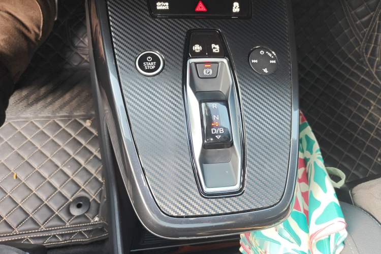 Used Audi Q4 e-tron 2023 40 e-tron Boundary Edition Gear Lever