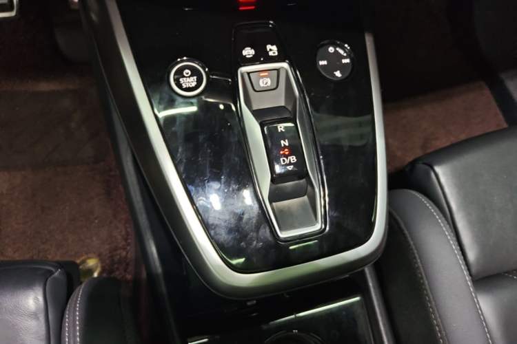 Used Audi Q4 e-tron 2023 40 e-tron Adventure Edition Gear Lever