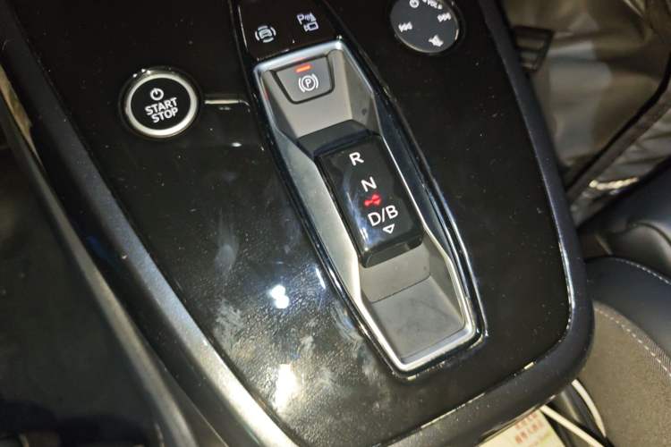 Used Audi Q4 e-tron 2023 40 e-tron Boundary Edition Gear Lever