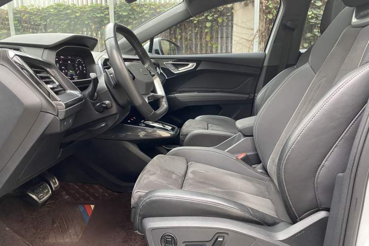 Used Audi Q4 e-tron 2023 40 e-tron Boundary Edition Interior 1