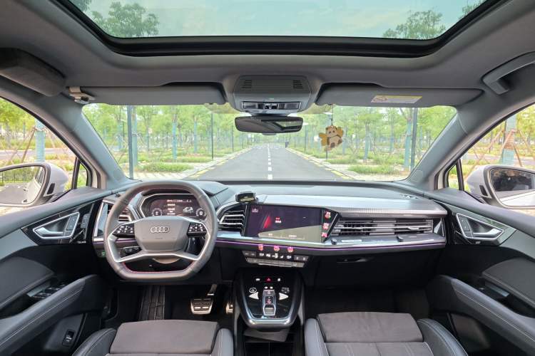 Used Audi Q4 e-tron 2023 50 e-tron quattro Visionary Edition Interior 10