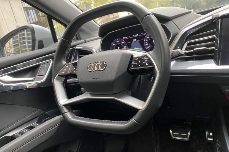 Used Audi Q4 e-tron 2023 40 e-tron Boundary Edition Interior 4