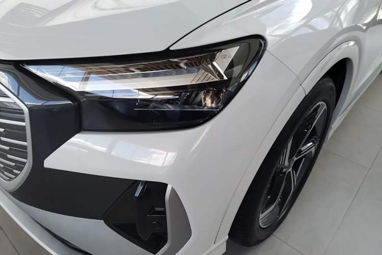 Used Audi Q4 e-tron 2023 40 e-tron Adventure Edition Left Front Headlight