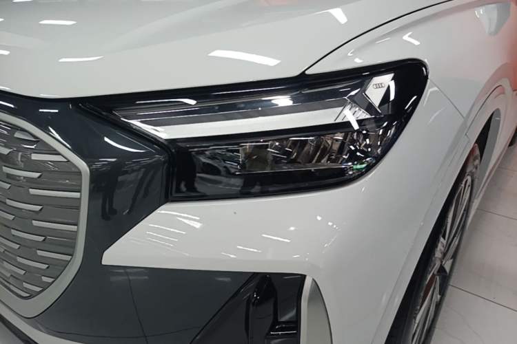 Used Audi Q4 e-tron 2023 40 e-tron Adventure Edition Left Front Headlight
