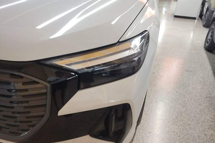 Used Audi Q4 e-tron 2023 40 e-tron Boundary Edition Left Front Headlight