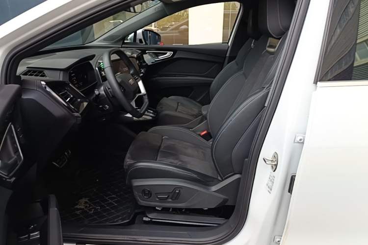 Used Audi Q4 e-tron 2023 40 e-tron Boundary Edition Left Front Seat