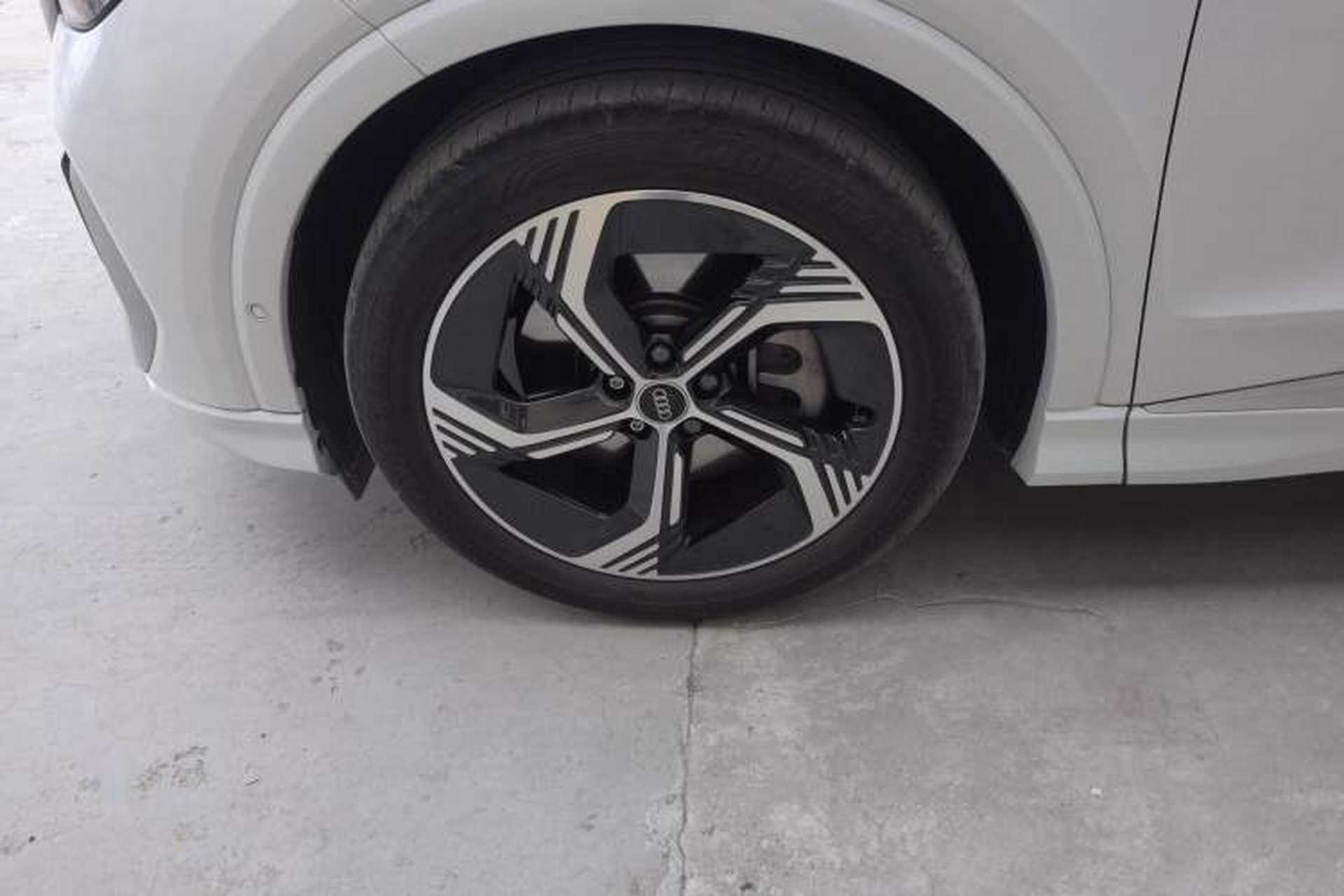 Used Audi Q4 e-tron 2023 40 e-tron Boundary Edition Left Front Wheel Hub