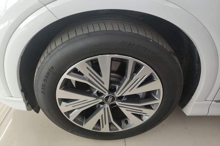 Used Audi Q4 e-tron 2023 40 e-tron Adventure Edition Left Front Wheel Hub