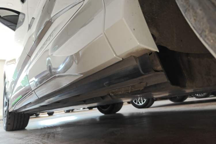 Used Audi Q4 e-tron 2023 40 e-tron Boundary Edition Left Side Sill