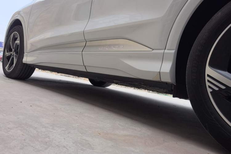 Used Audi Q4 e-tron 2023 40 e-tron Boundary Edition Left Side Sill