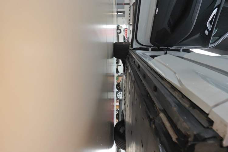 Used Audi Q4 e-tron 2023 40 e-tron Creation Edition Midnight Left Side Sill