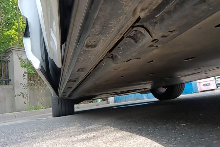 Used Audi Q4 e-tron 2023 40 e-tron Creation Edition Midnight Left Side Sill
