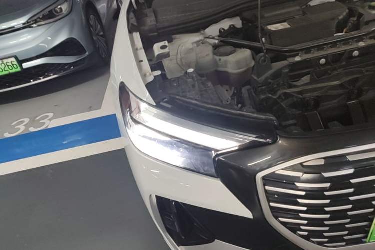 Used Audi Q4 e-tron 2023 40 e-tron Adventure Edition Right Front Headlight