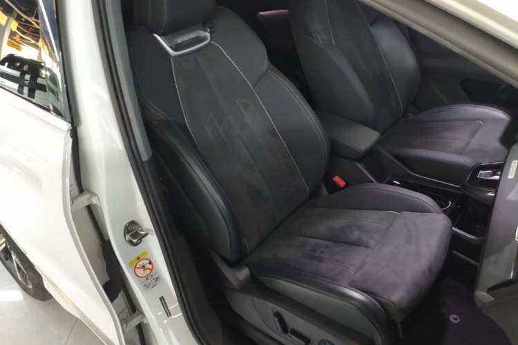 Used Audi Q4 e-tron 2023 40 e-tron Boundary Edition Right Front Seat