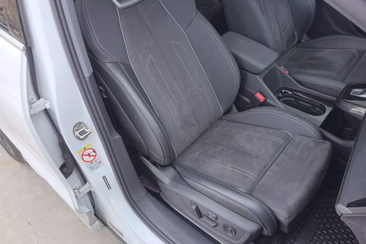 Used Audi Q4 e-tron 2023 40 e-tron Boundary Edition Right Front Seat