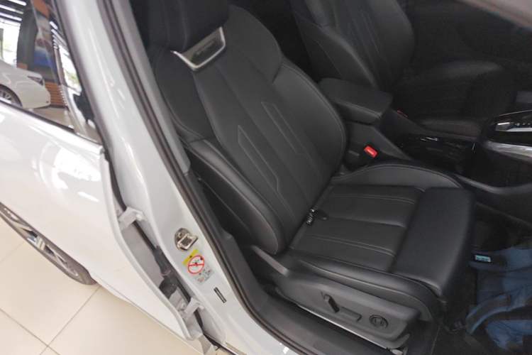 Used Audi Q4 e-tron 2023 40 e-tron Creation Edition Midnight Right Front Seat