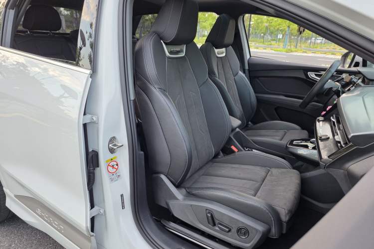 Used Audi Q4 e-tron 2023 50 e-tron quattro Visionary Edition Right Front Seat