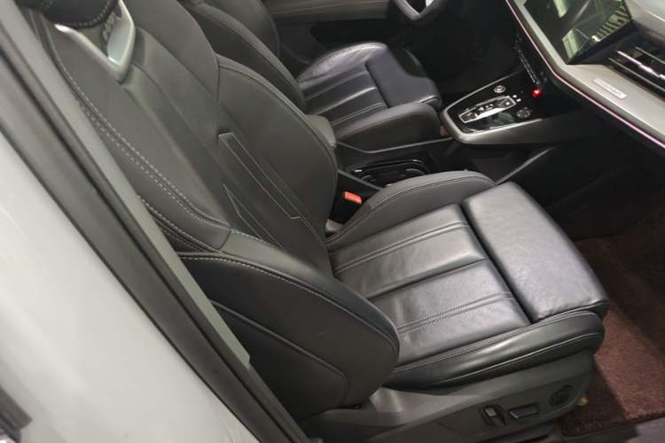 Used Audi Q4 e-tron 2023 40 e-tron Adventure Edition Right Front Seat