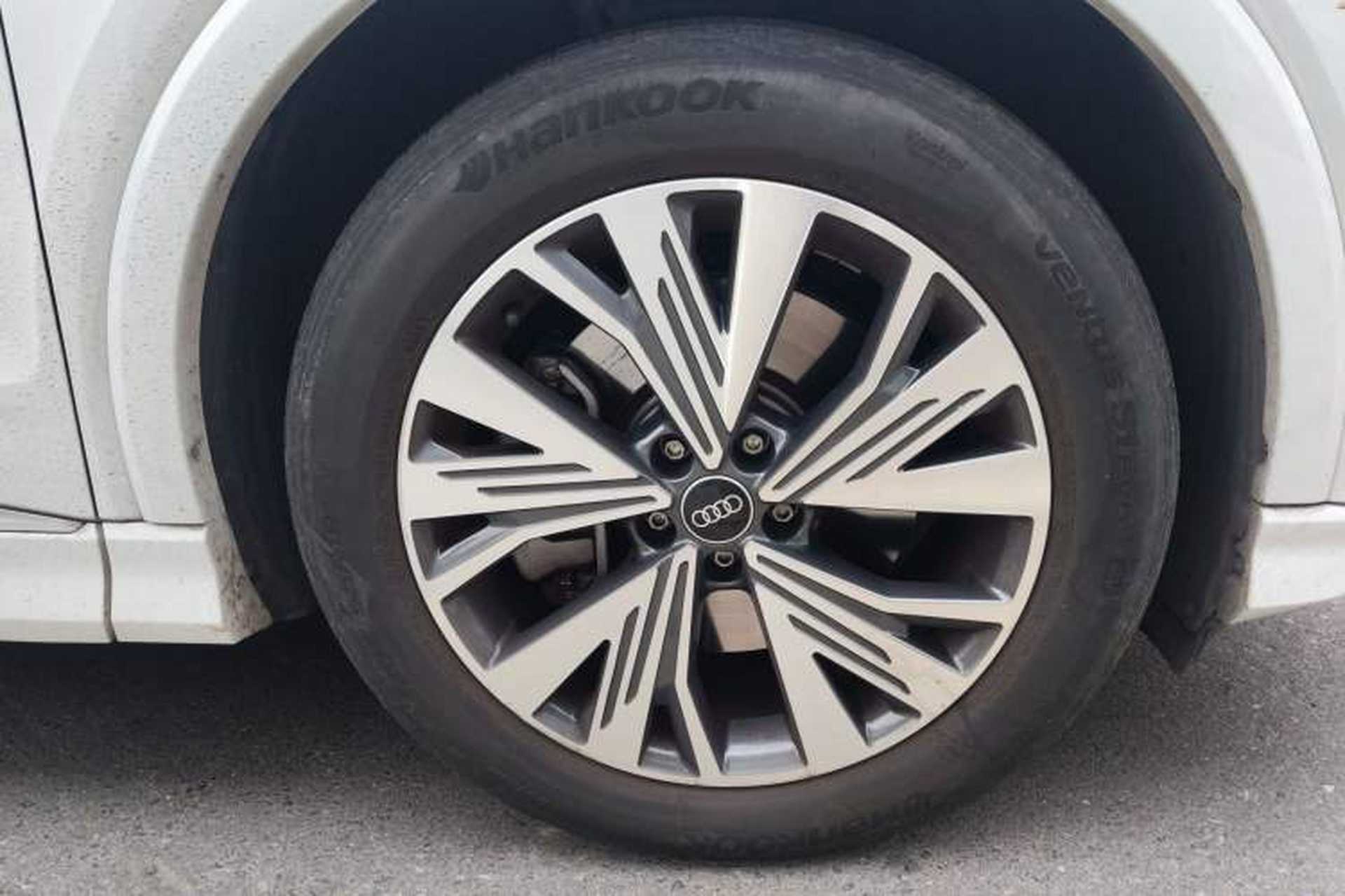 Used Audi Q4 e-tron 2023 40 e-tron Adventure Edition Right Front Wheel Hub