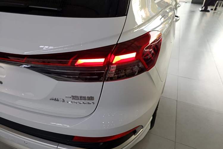 Used Audi Q4 e-tron 2023 40 e-tron Boundary Edition Right Rear Taillight