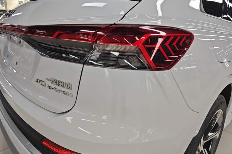 Used Audi Q4 e-tron 2023 40 e-tron Creation Edition Midnight Right Rear Taillight