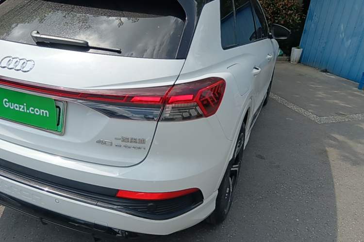Used Audi Q4 e-tron 2023 40 e-tron Creation Edition Midnight Right Rear Taillight