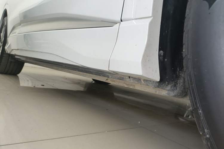 Used Audi Q4 e-tron 2023 40 e-tron Adventure Edition Right Side Sill