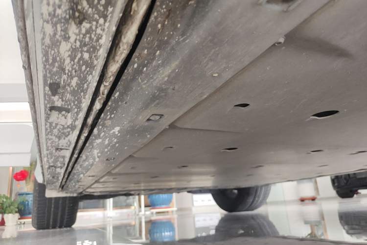 Used Audi Q4 e-tron 2023 40 e-tron Adventure Edition Right Side Sill